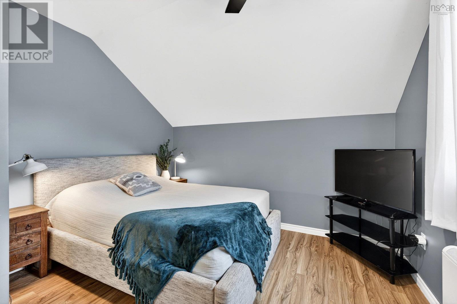 2989 Connaught Avenue - 17