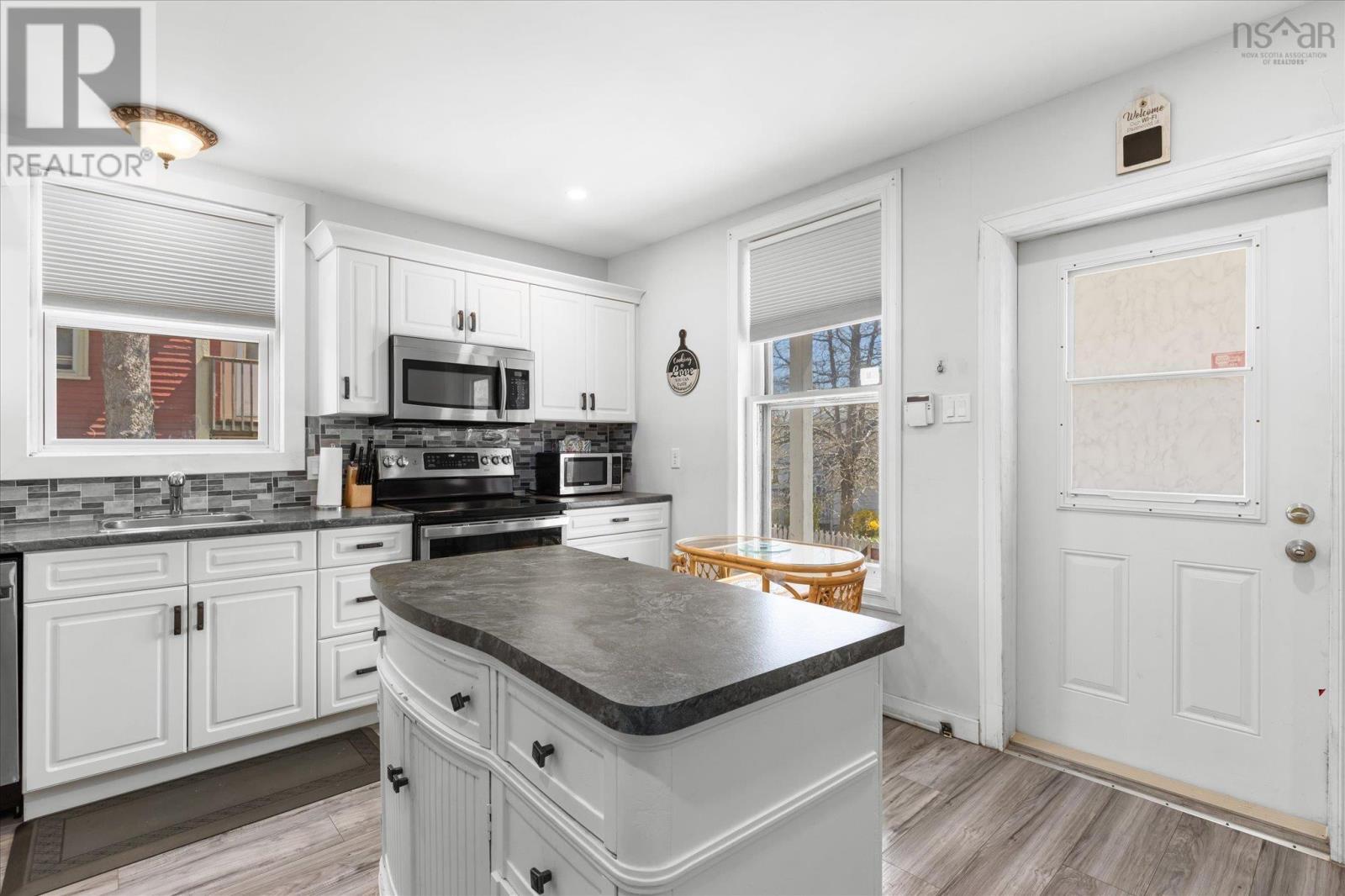 99 Dufferin Street - 15