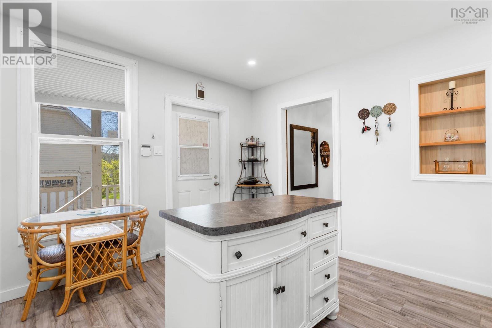 99 Dufferin Street - 16