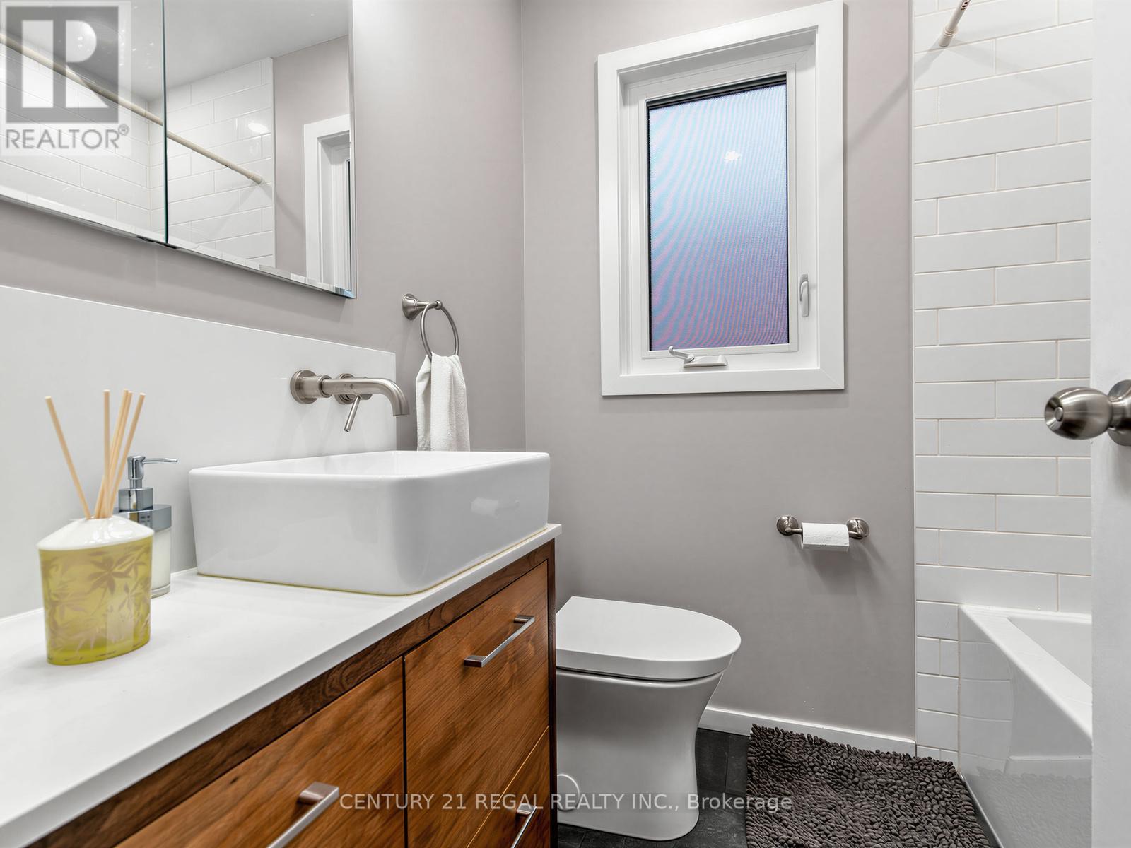 9 CRAIGLEE DRIVE - 22