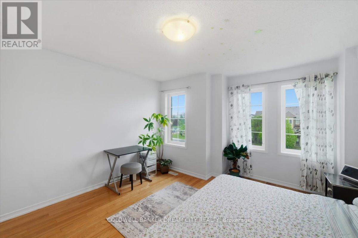 559 MIDLAND AVENUE - 19