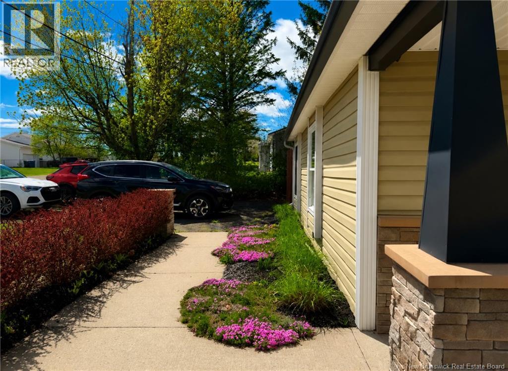 319 Raymond Avenue - 40