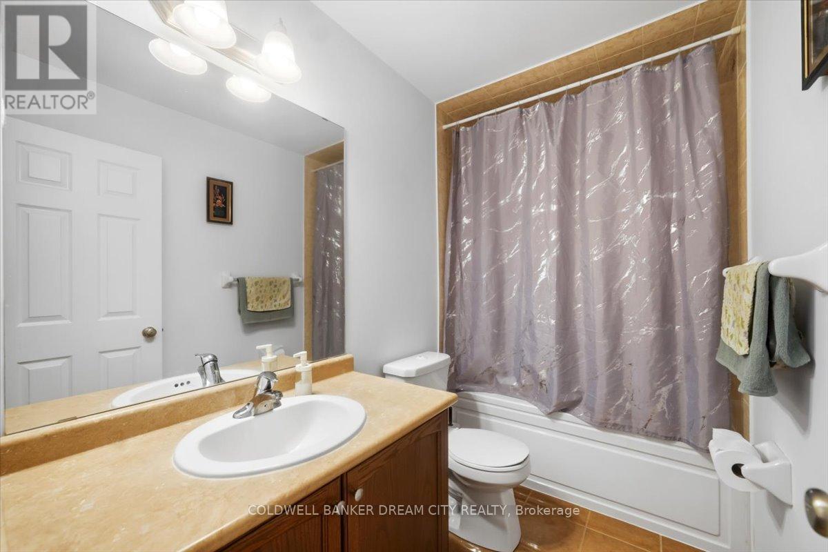 559 MIDLAND AVENUE - 25
