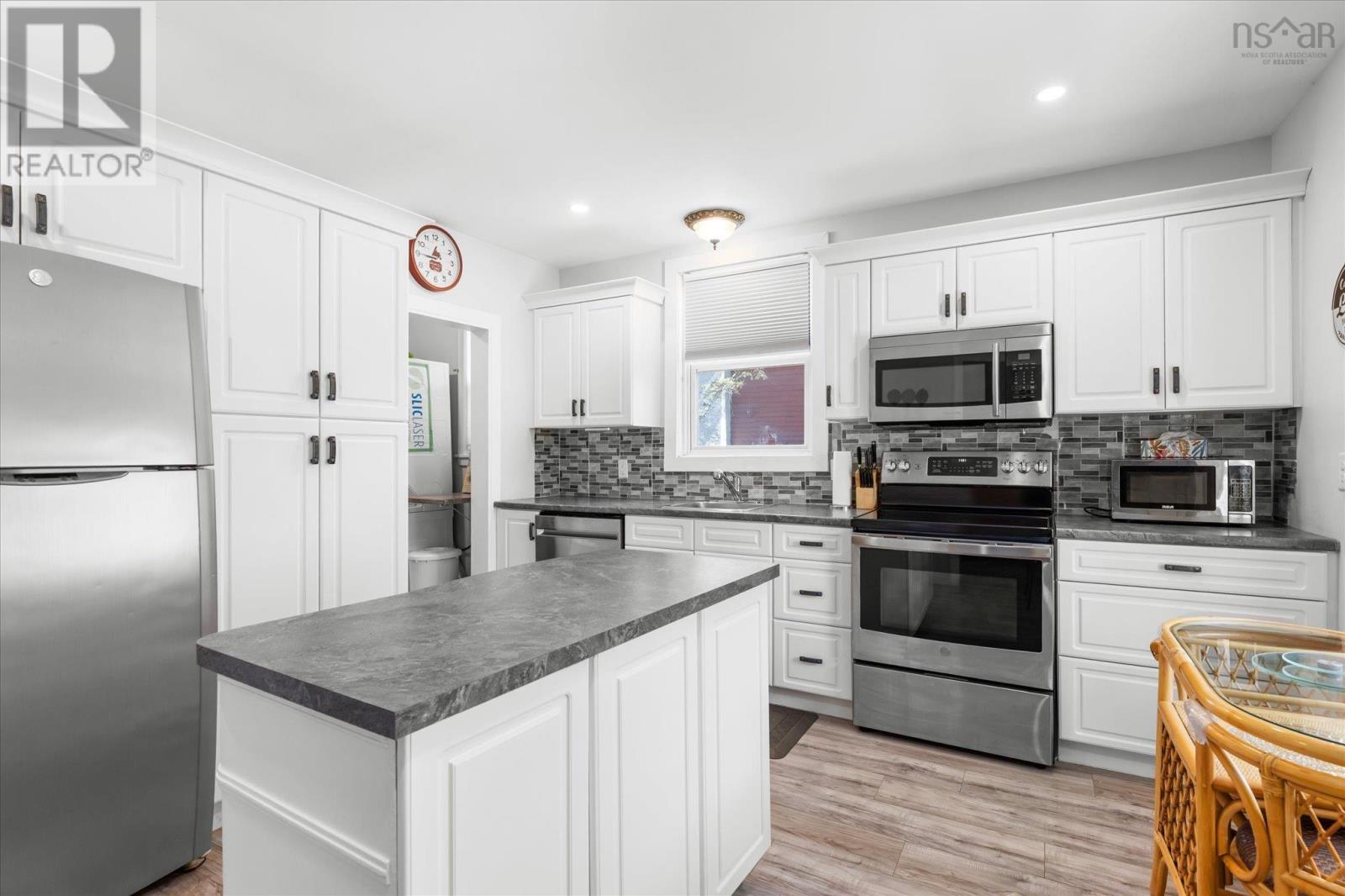 99 Dufferin Street - 23