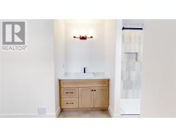 36 Mayfair Avenue thumbnail 14