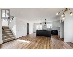 36 Mayfair Avenue thumbnail 8