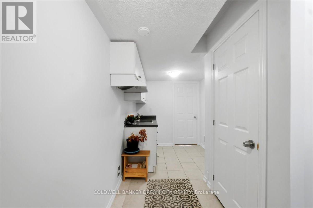 559 MIDLAND AVENUE - 32