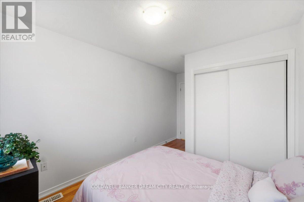 559 MIDLAND AVENUE - 24