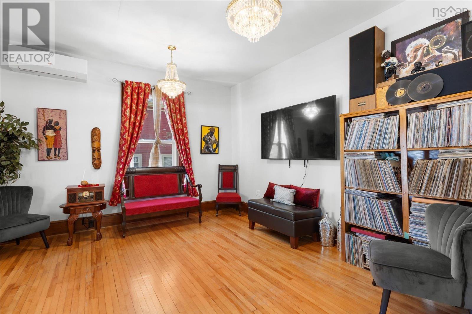 99 Dufferin Street - 11
