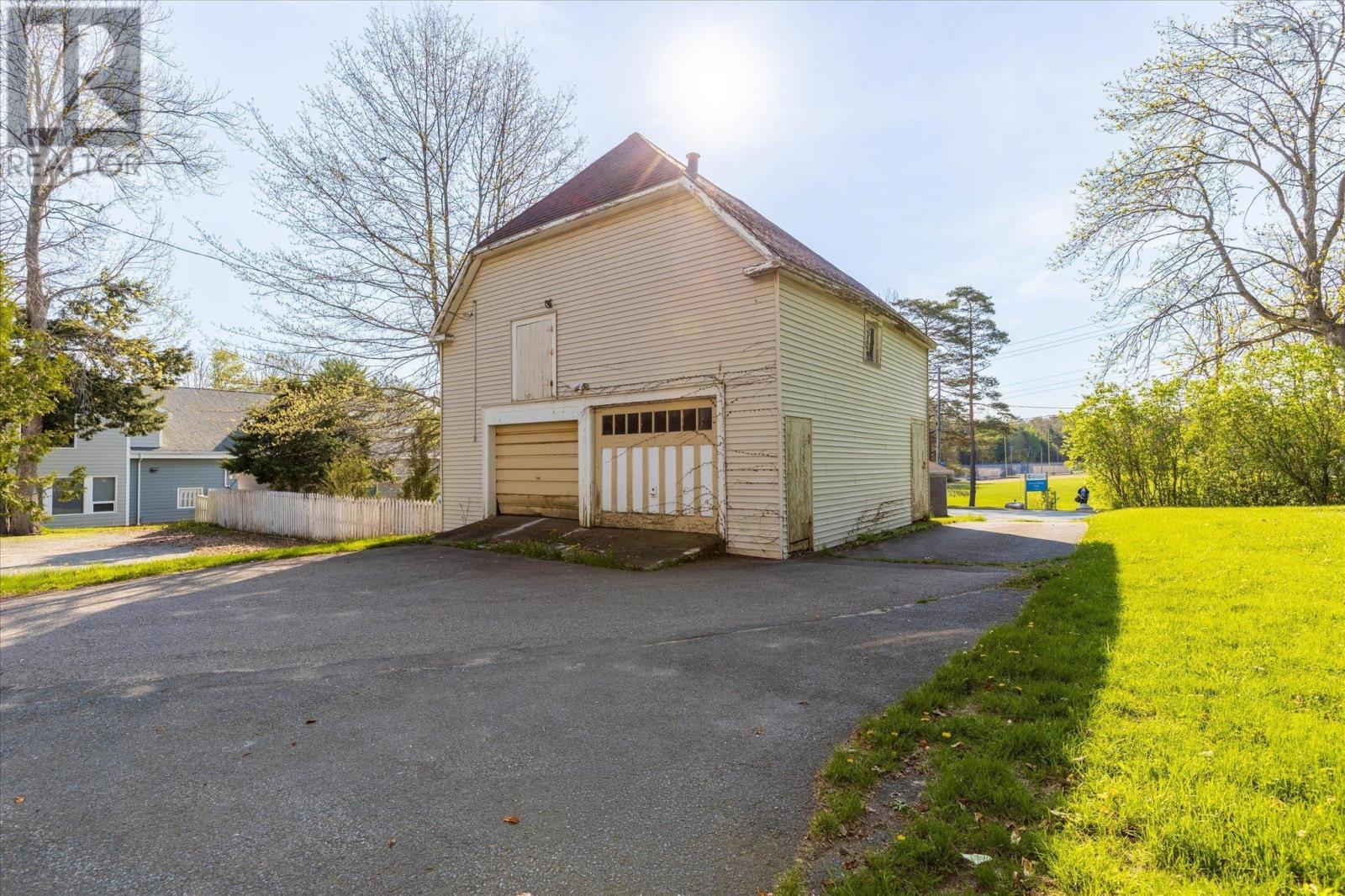 99 Dufferin Street - 33