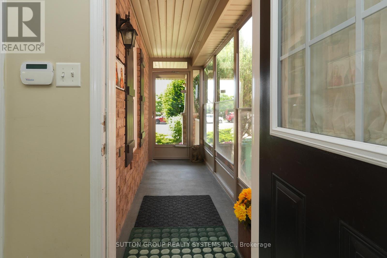 35 BLEASDALE AVENUE - 33