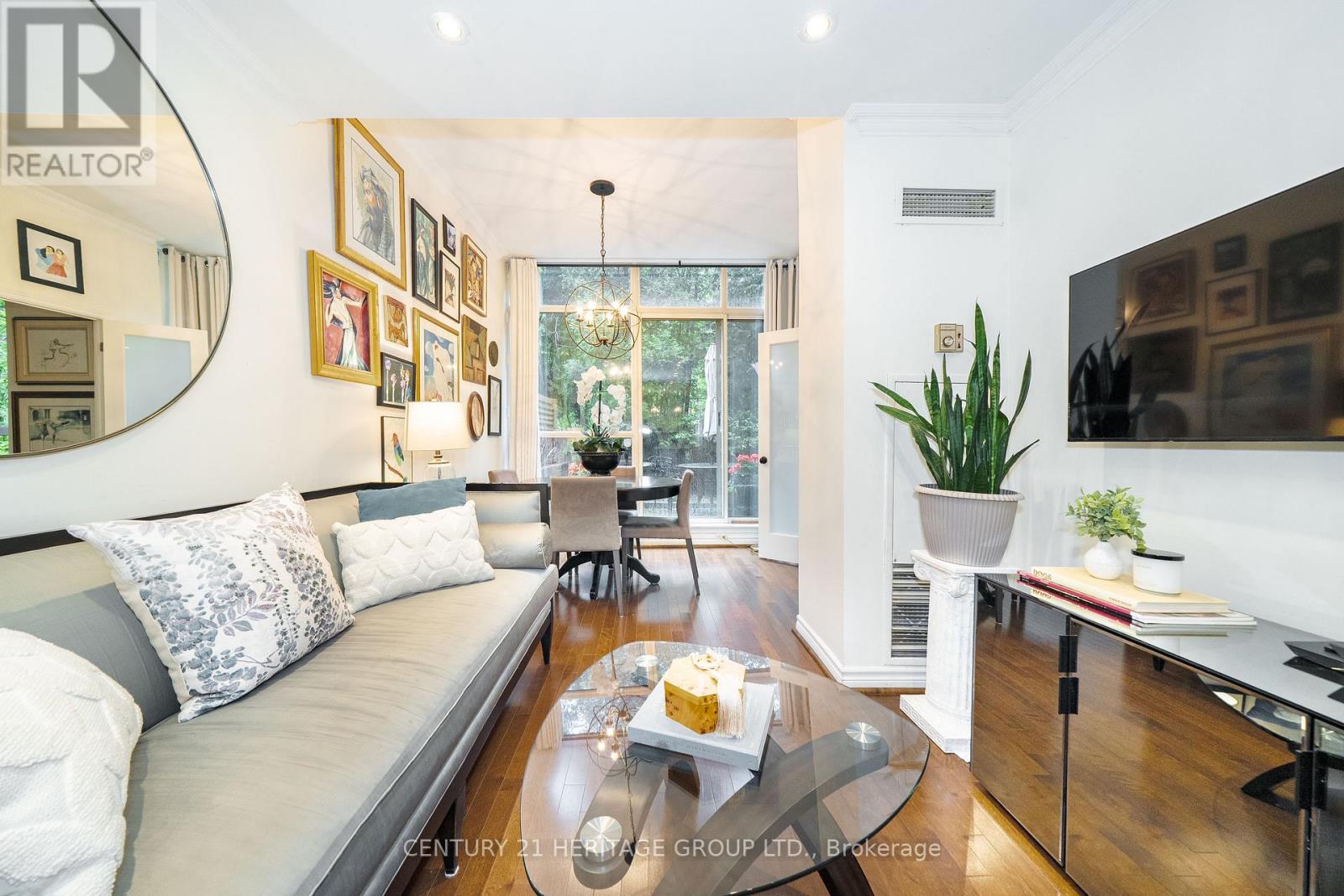 #146 24 SOUTHPORT STREET - 12