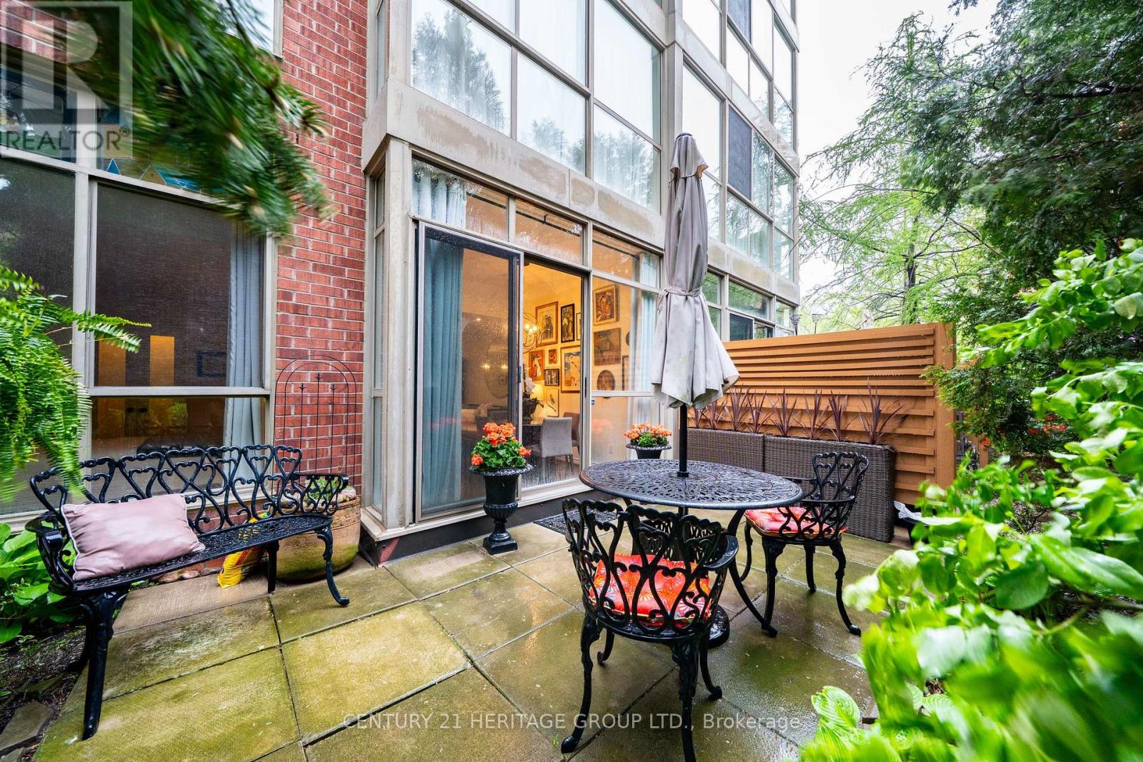 #146 24 SOUTHPORT STREET - 24