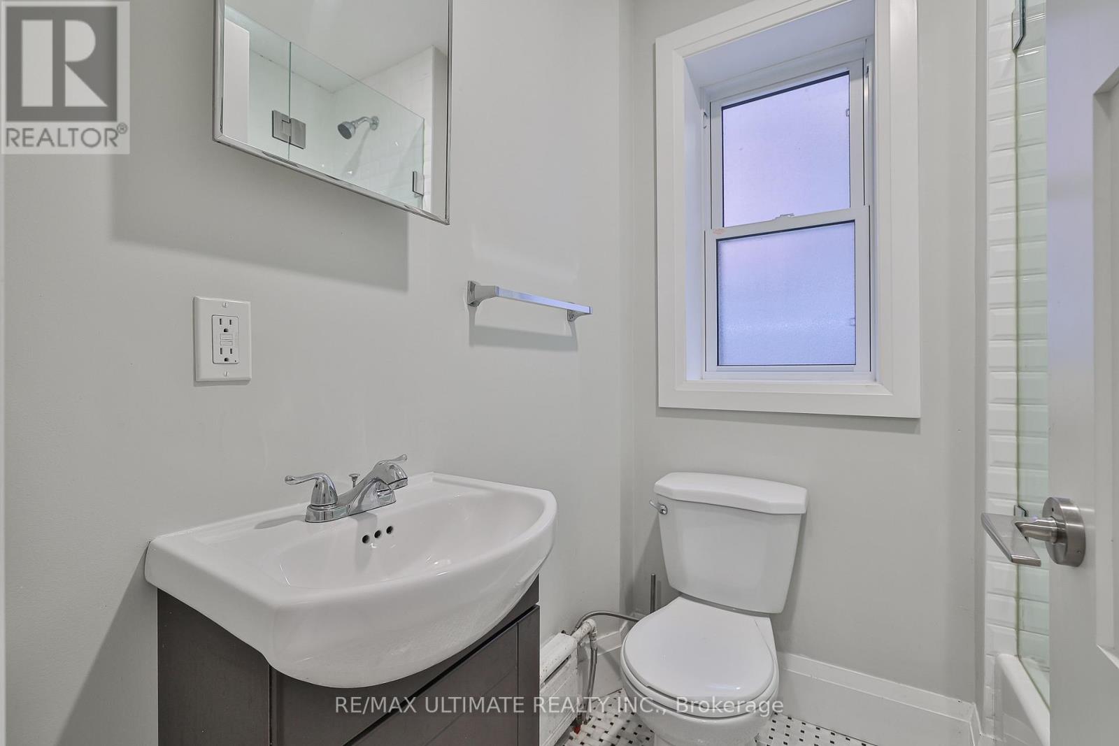 8 GRAFTON AVENUE - 15