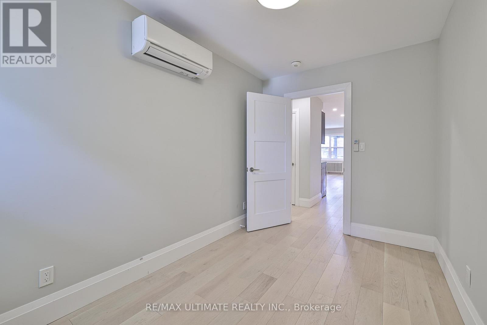 8 GRAFTON AVENUE - 26