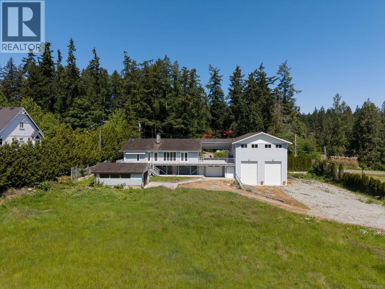 1219 Maple Ave N, North Saanich
