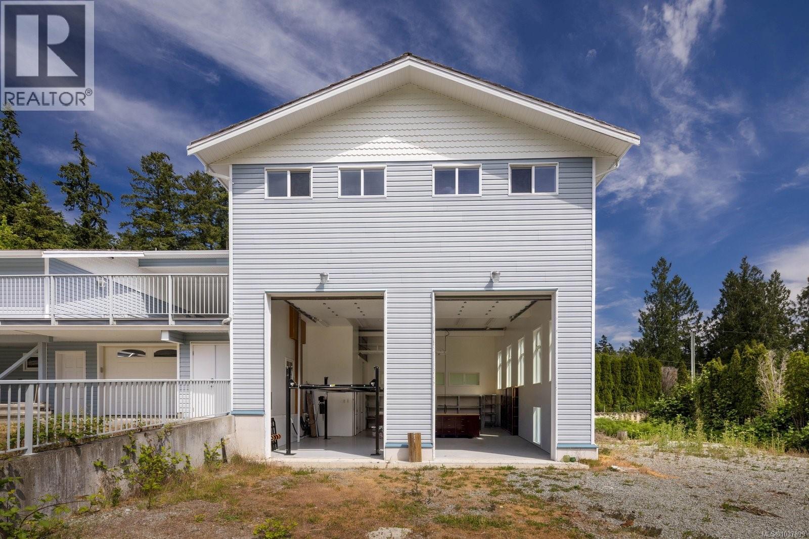 1219 Maple Ave N, North Saanich