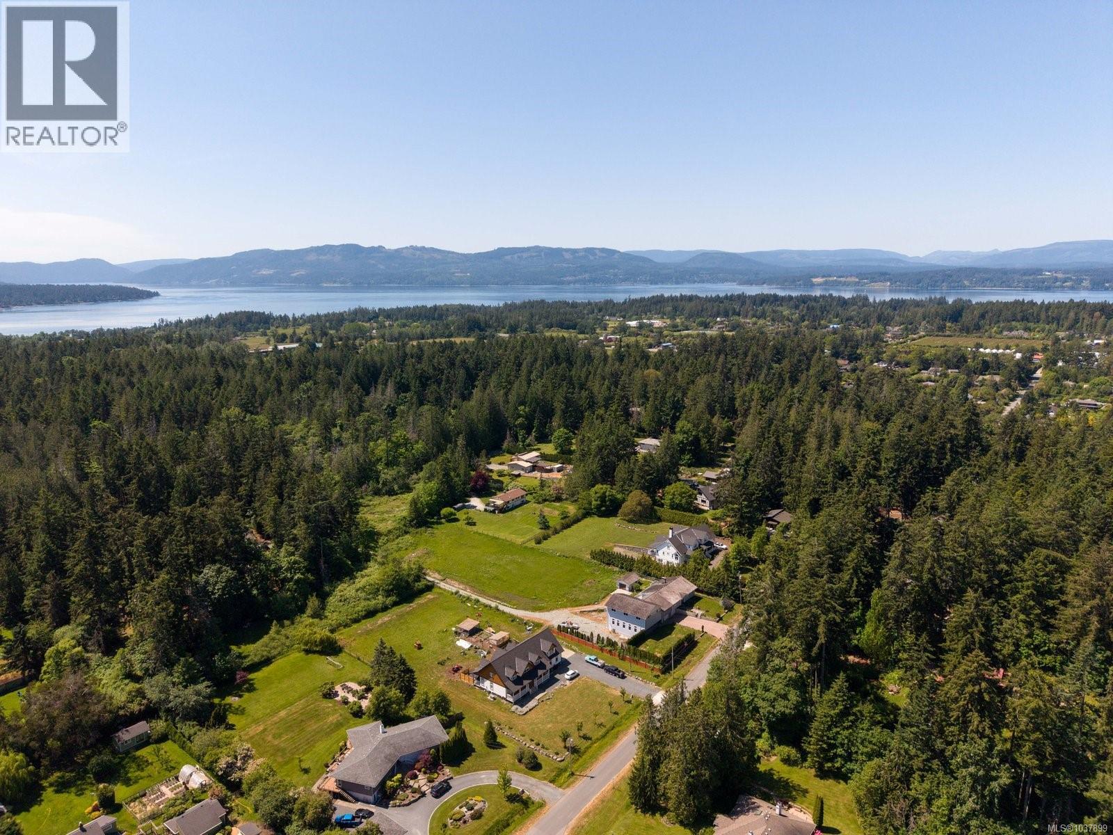 1219 Maple Ave N, North Saanich