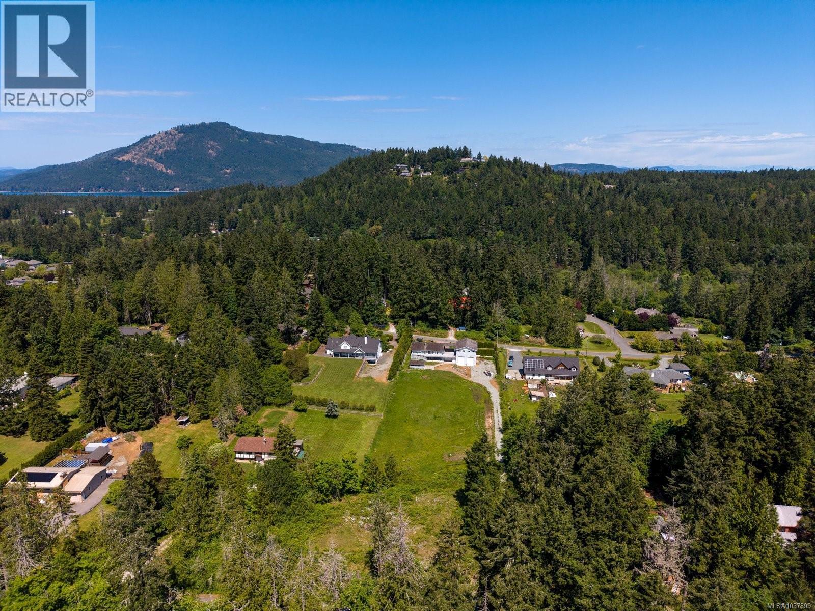 1219 Maple Ave N, North Saanich