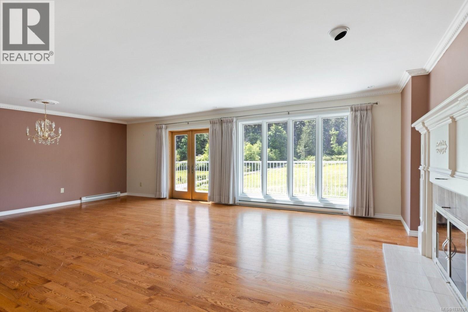 1219 Maple Ave N - 7