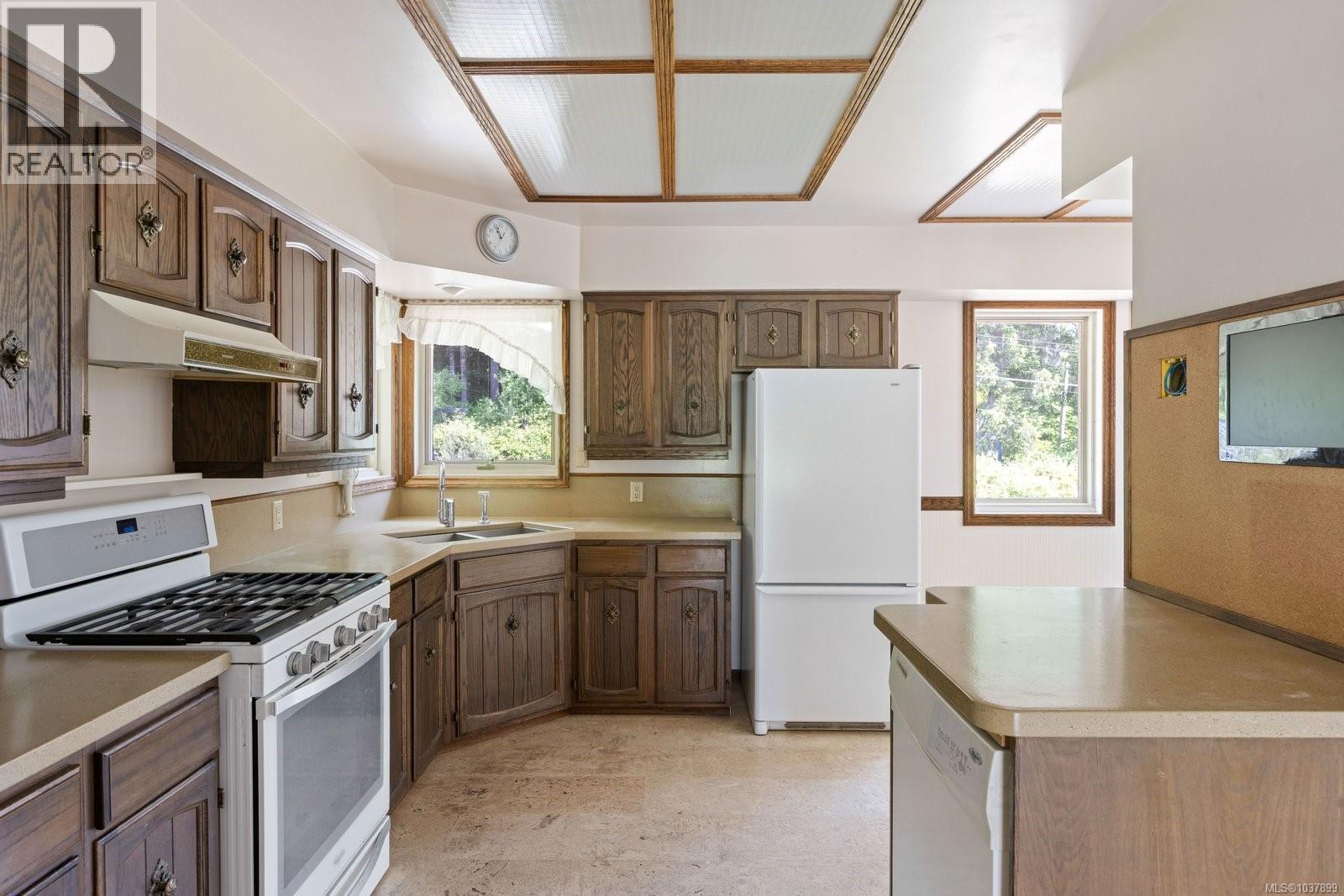1219 Maple Ave N - 9