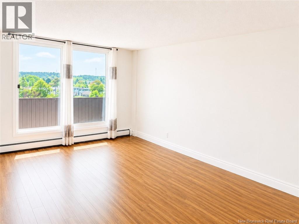 #304 310 Woodward Avenue - 6