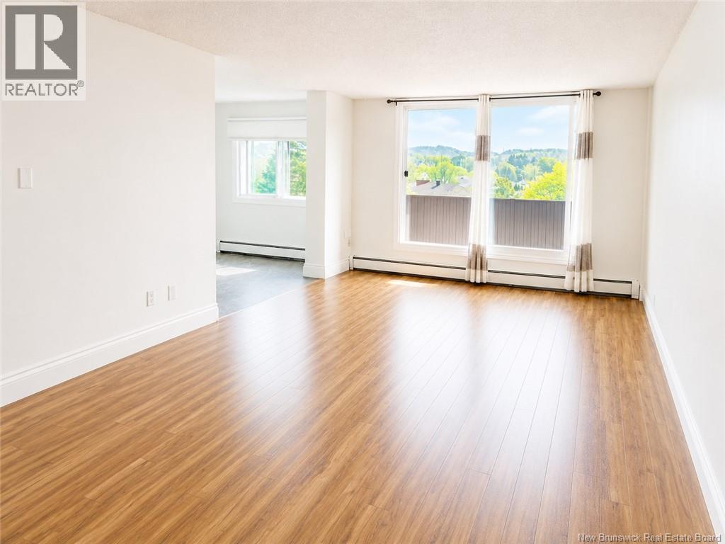 #304 310 Woodward Avenue - 5