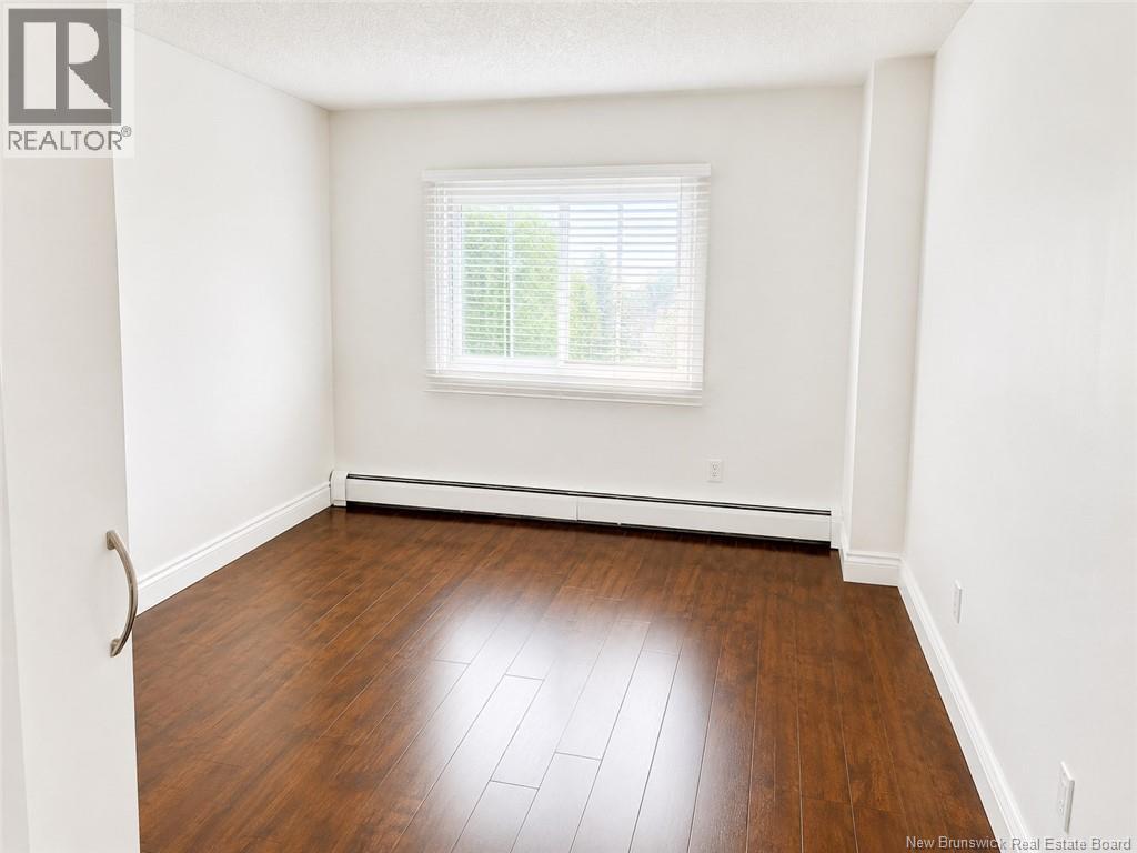 #304 310 Woodward Avenue - 12