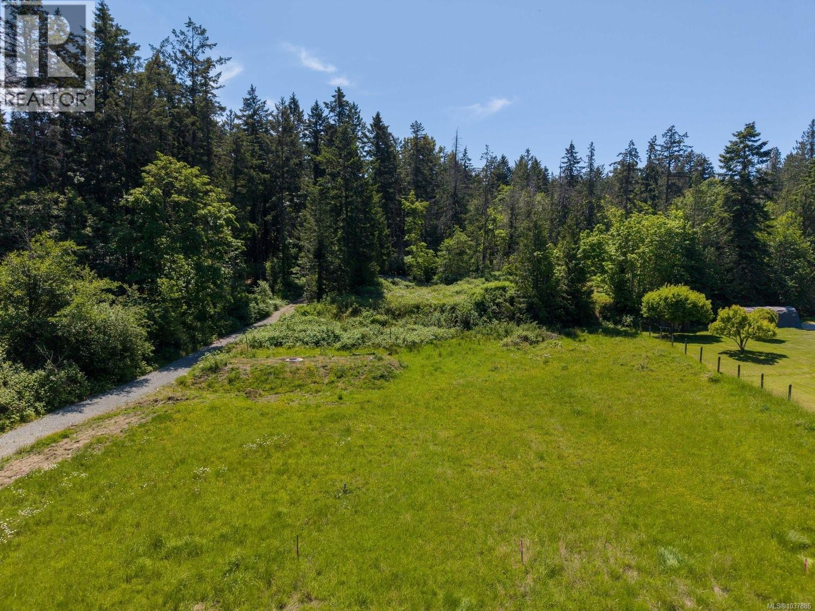 1220 Clayton Rd, North Saanich