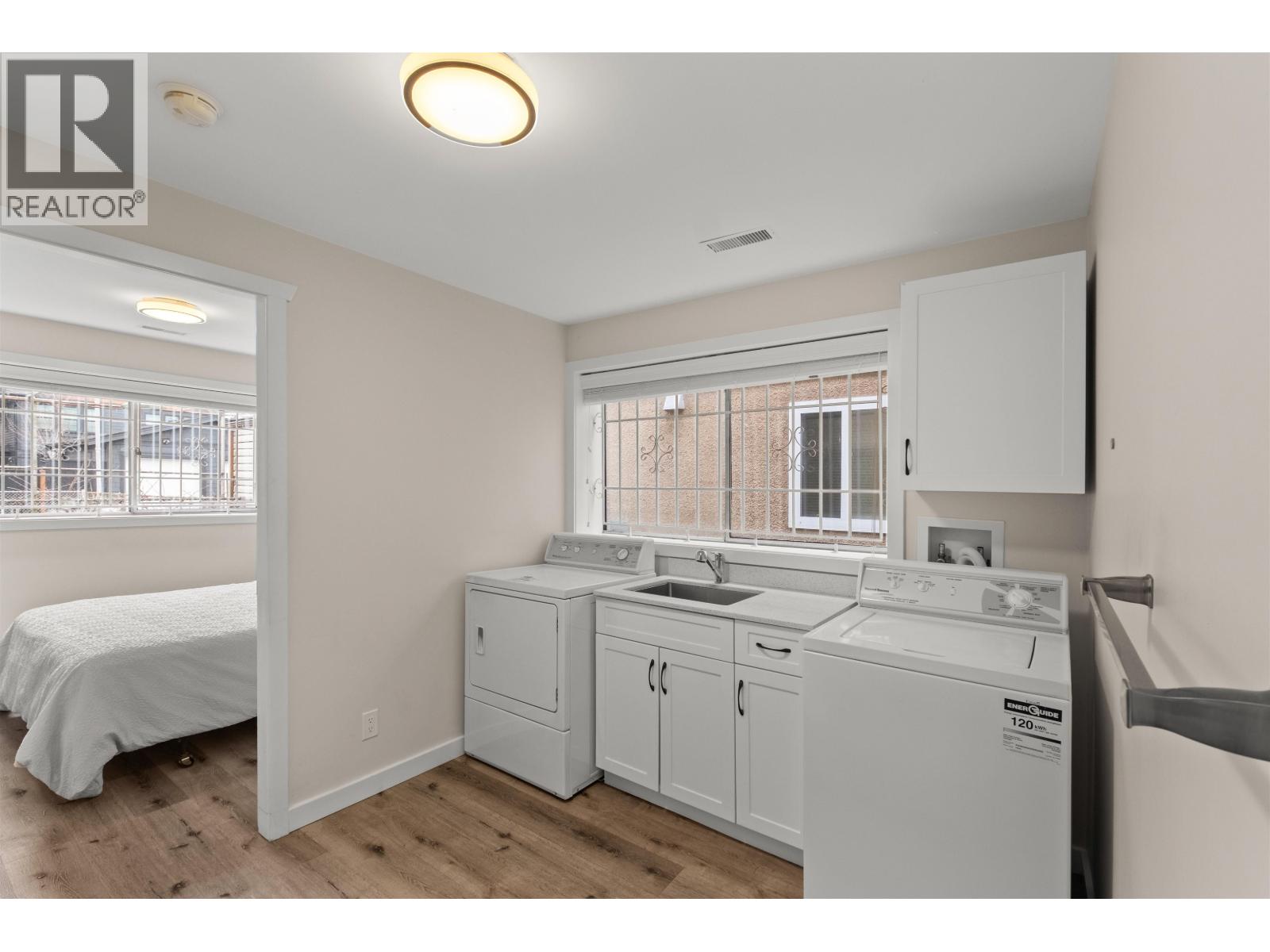 4 Bed, 2 Bath House for Sale in Vancouver – 2663 DUNDAS STREET, Vancouver - Image 21