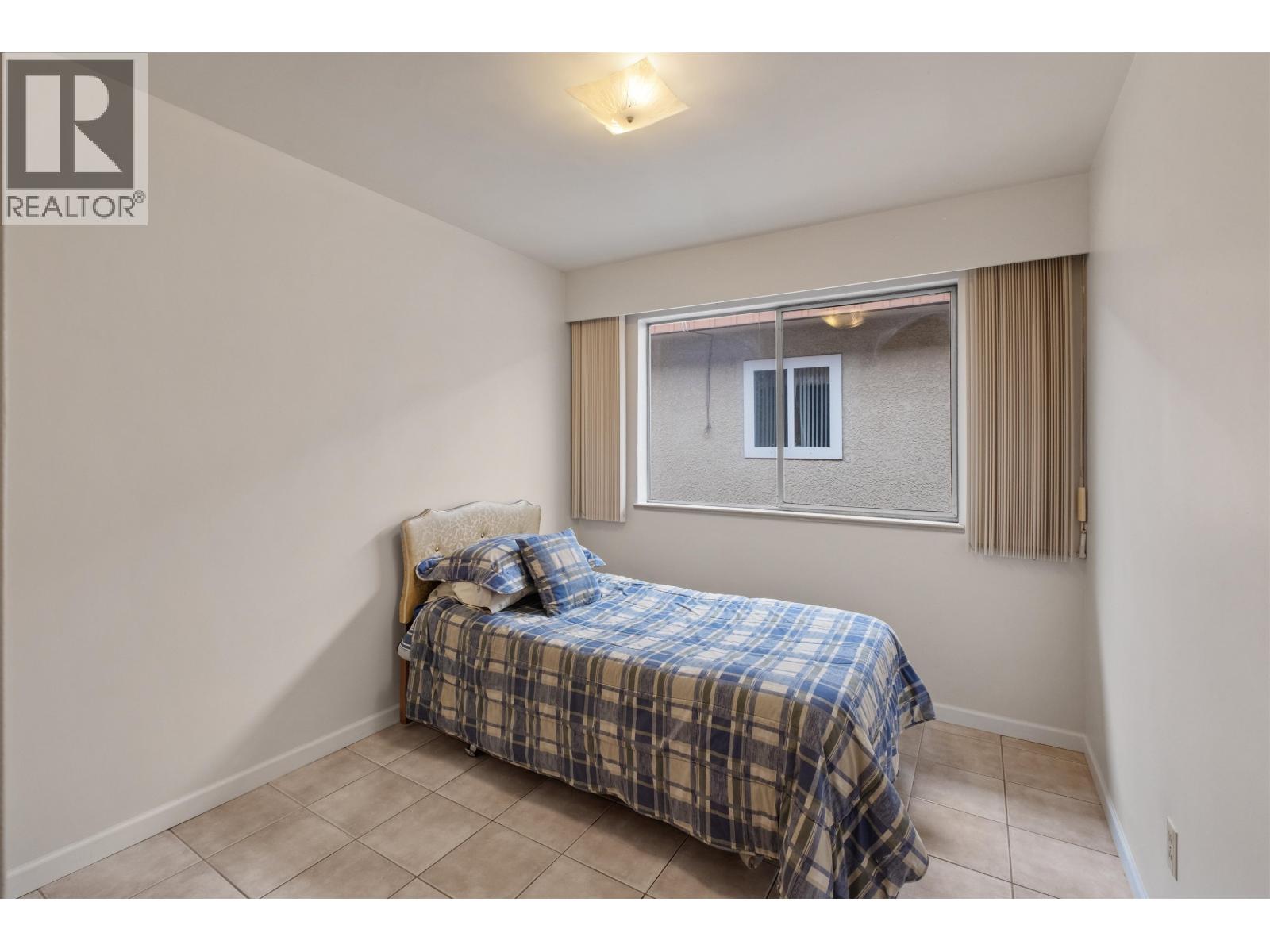 4 Bed, 2 Bath House for Sale in Vancouver – 2663 DUNDAS STREET, Vancouver - Image 23