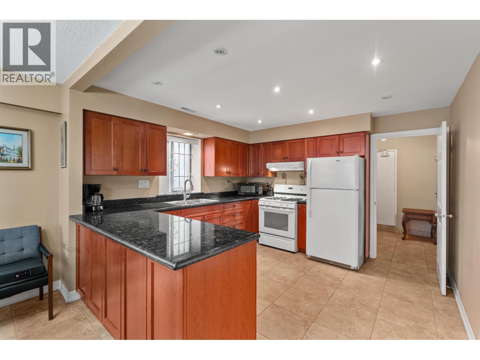4 Bed, 2 Bath House for Sale in Vancouver – 2663 DUNDAS STREET, Vancouver - Image 15