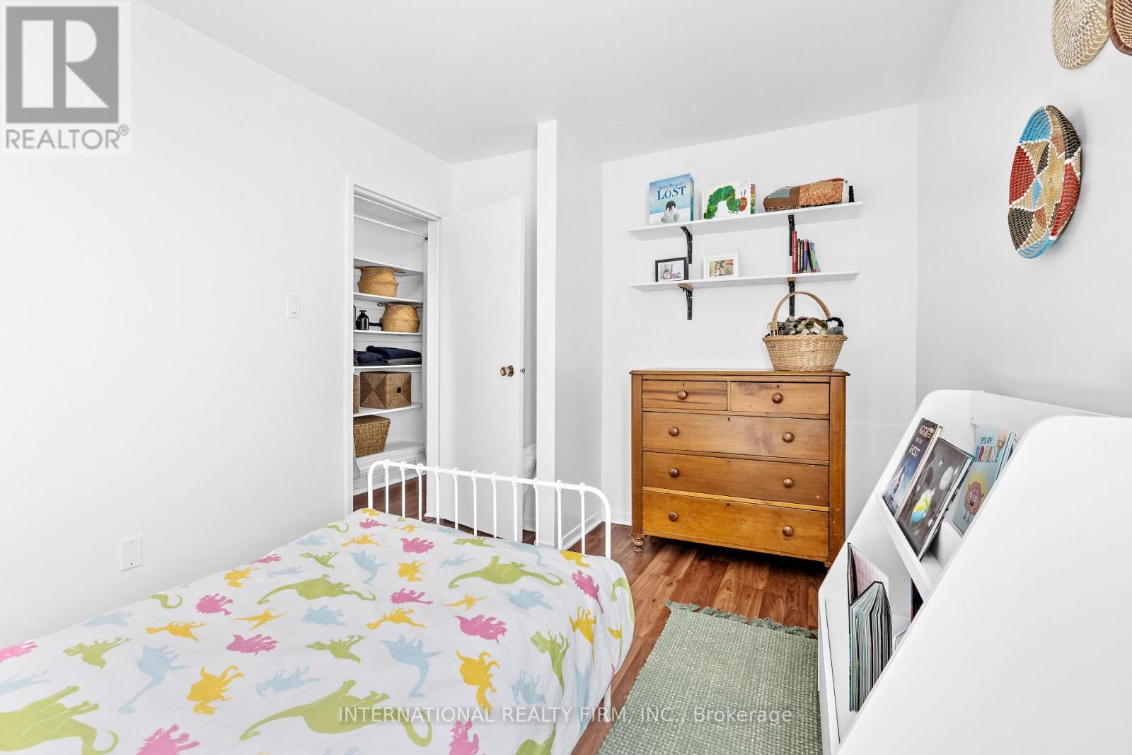 116 MCCLINTOCK WAY - 20