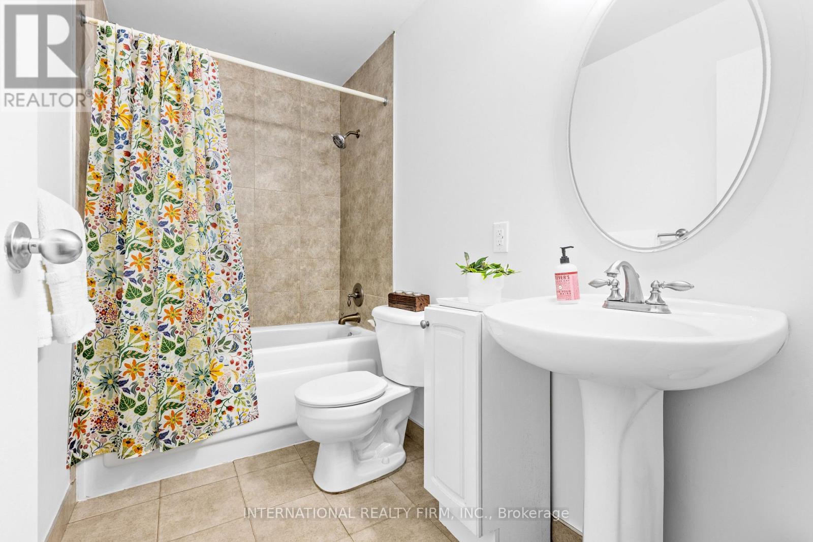 116 MCCLINTOCK WAY - 24