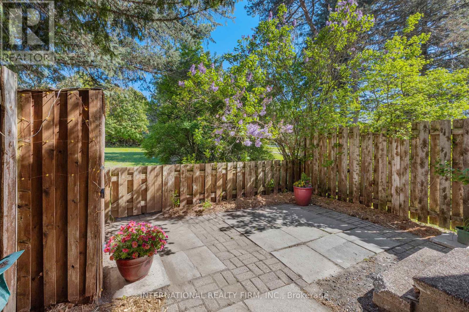 116 MCCLINTOCK WAY - 32