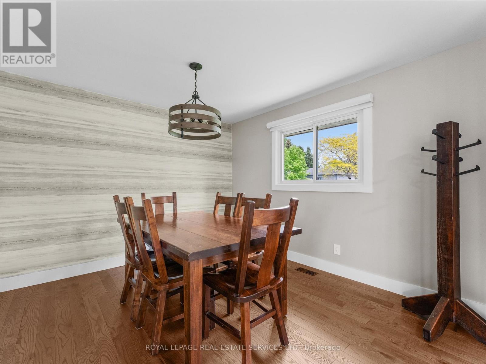 24 WILLIAM AVENUE - 11