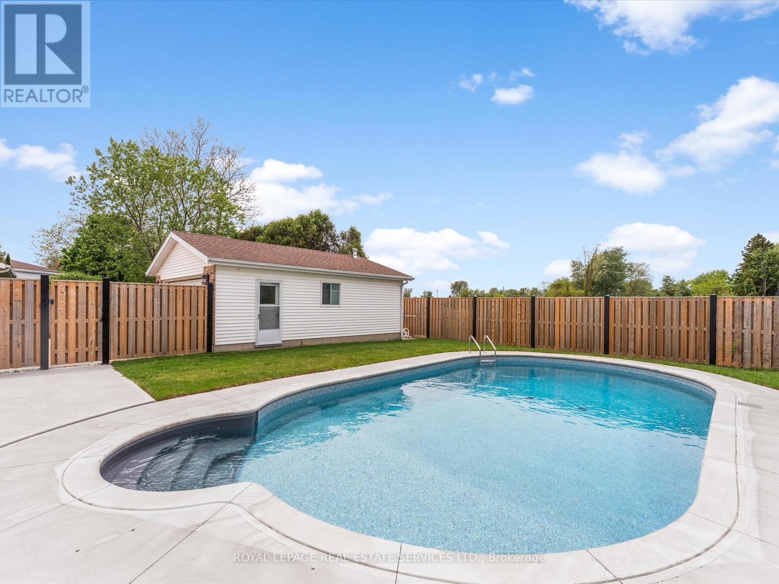 24 WILLIAM AVENUE - 27