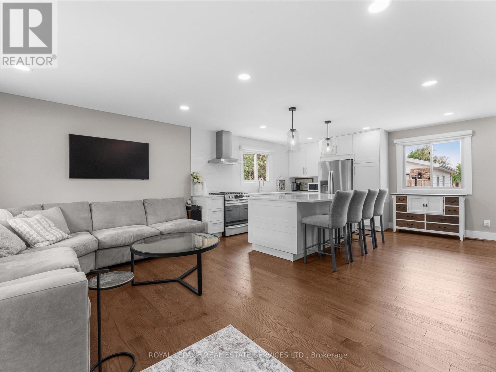 24 WILLIAM AVENUE - 8