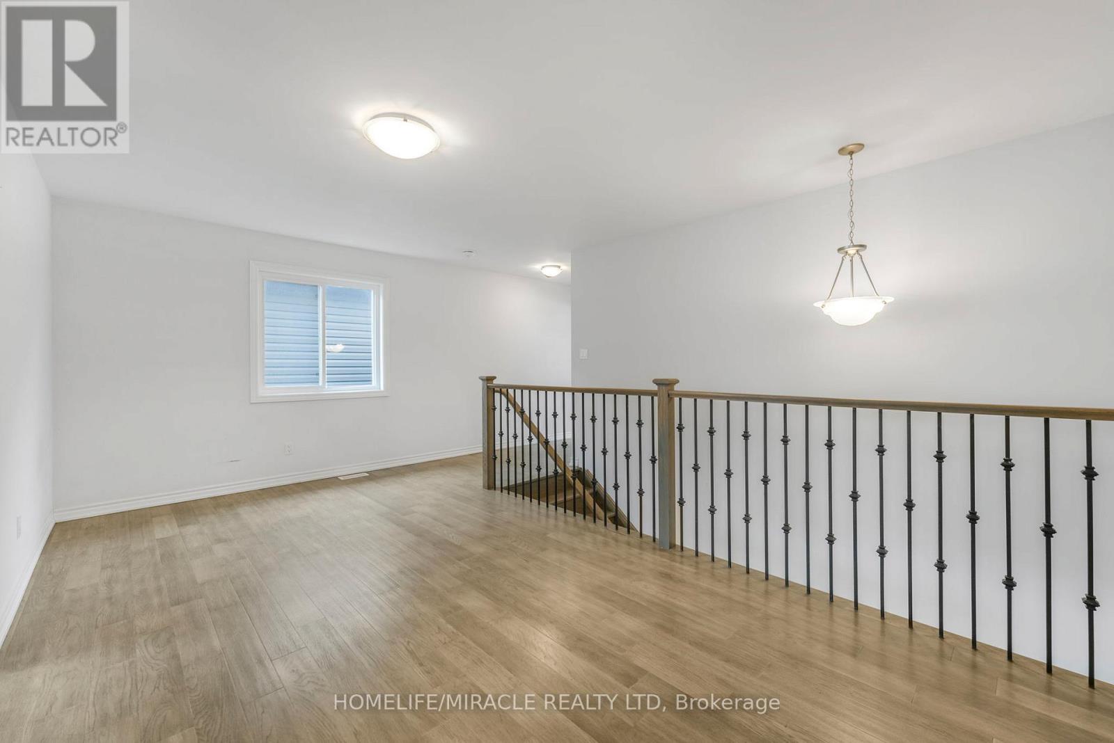 35 CAROLINE STREET - 36
