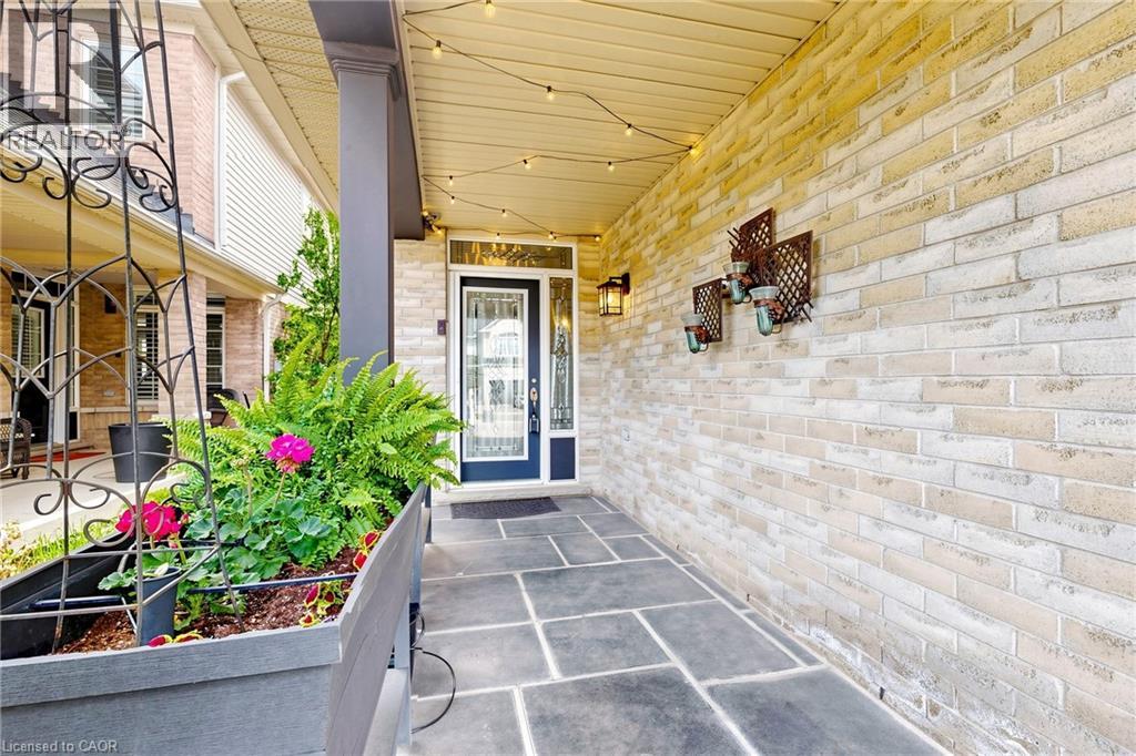 4176 SAUNDERS Crescent - 4