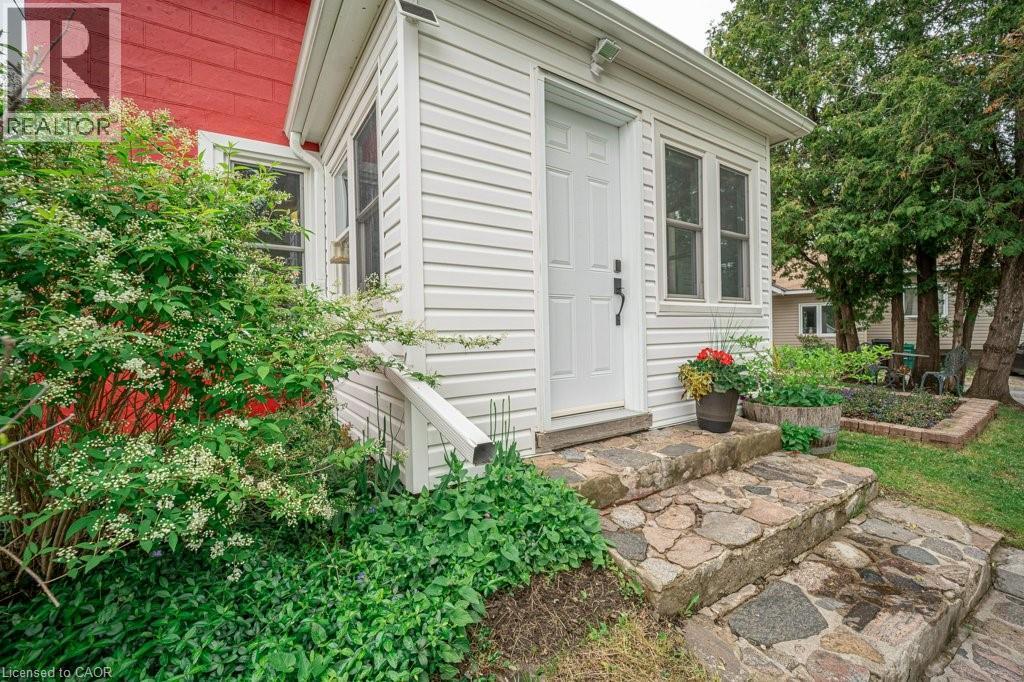 15 EAGLE Hill - Image 2