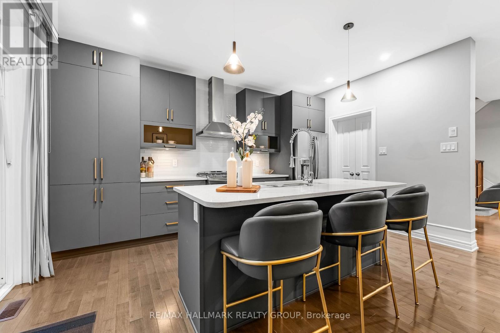 327 BALLINVILLE CIRCLE - 24