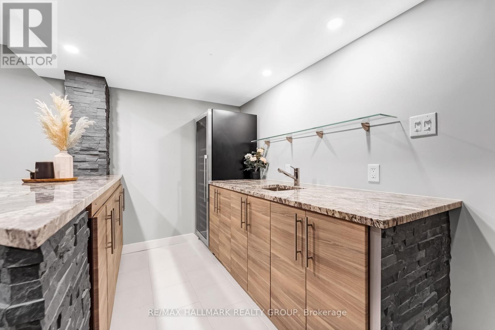 327 BALLINVILLE CIRCLE - 46