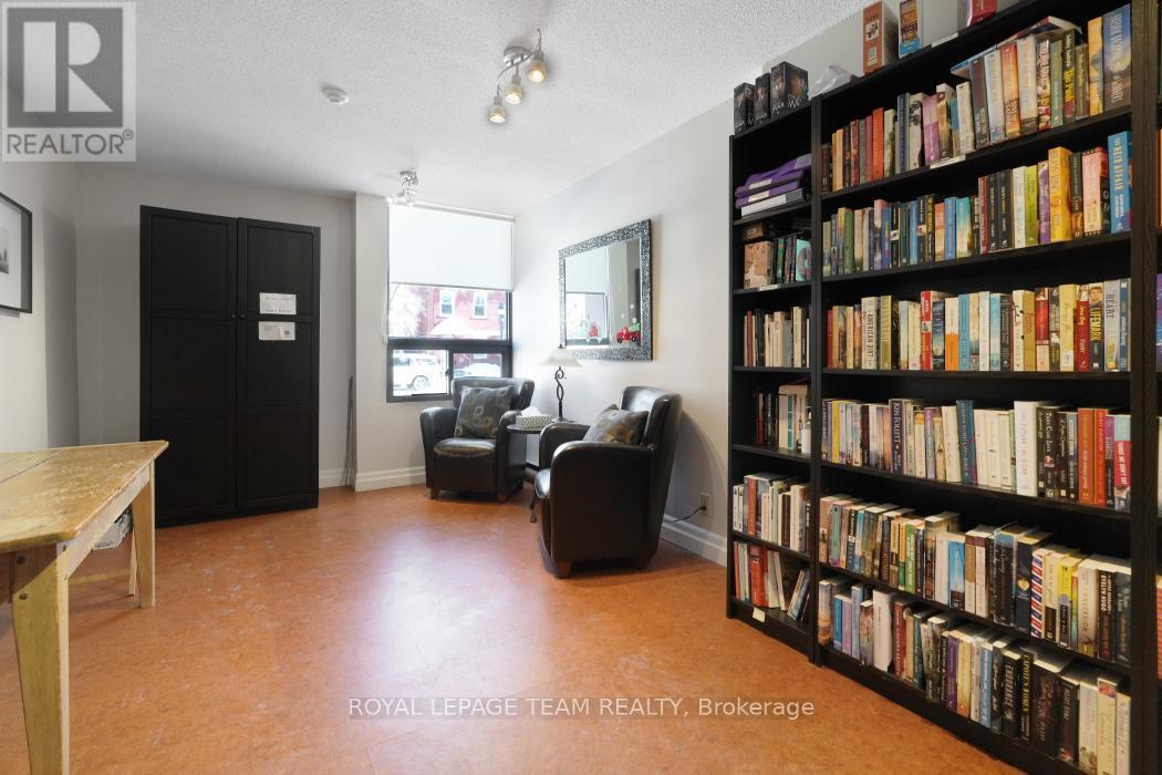 #1004 40 ARTHUR STREET E - 24