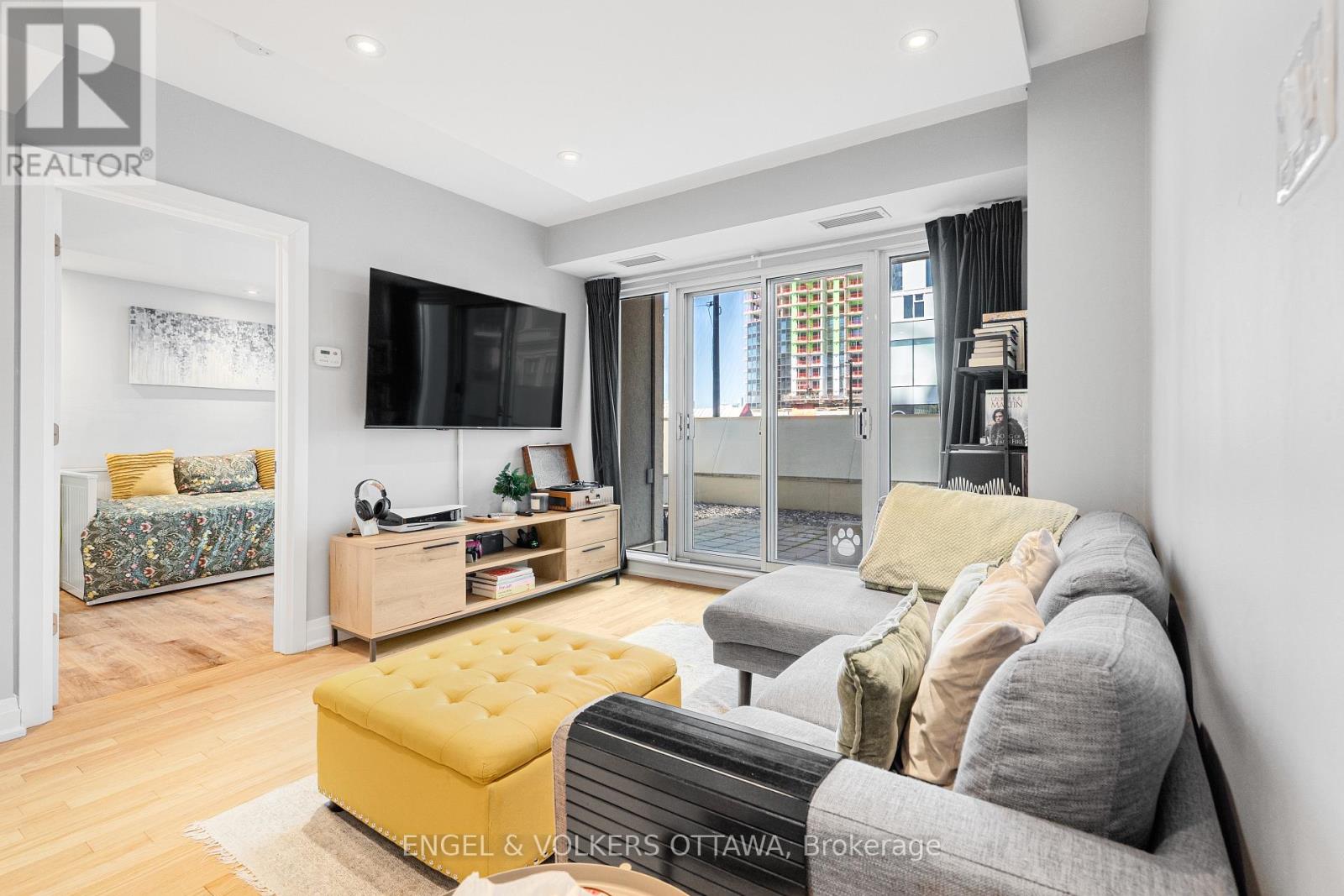 #202 200 RIDEAU STREET - 21
