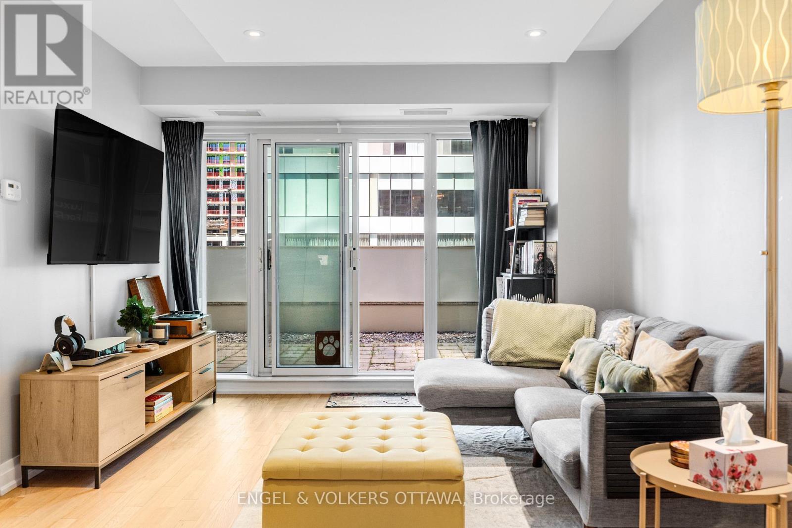 #202 200 RIDEAU STREET - 24