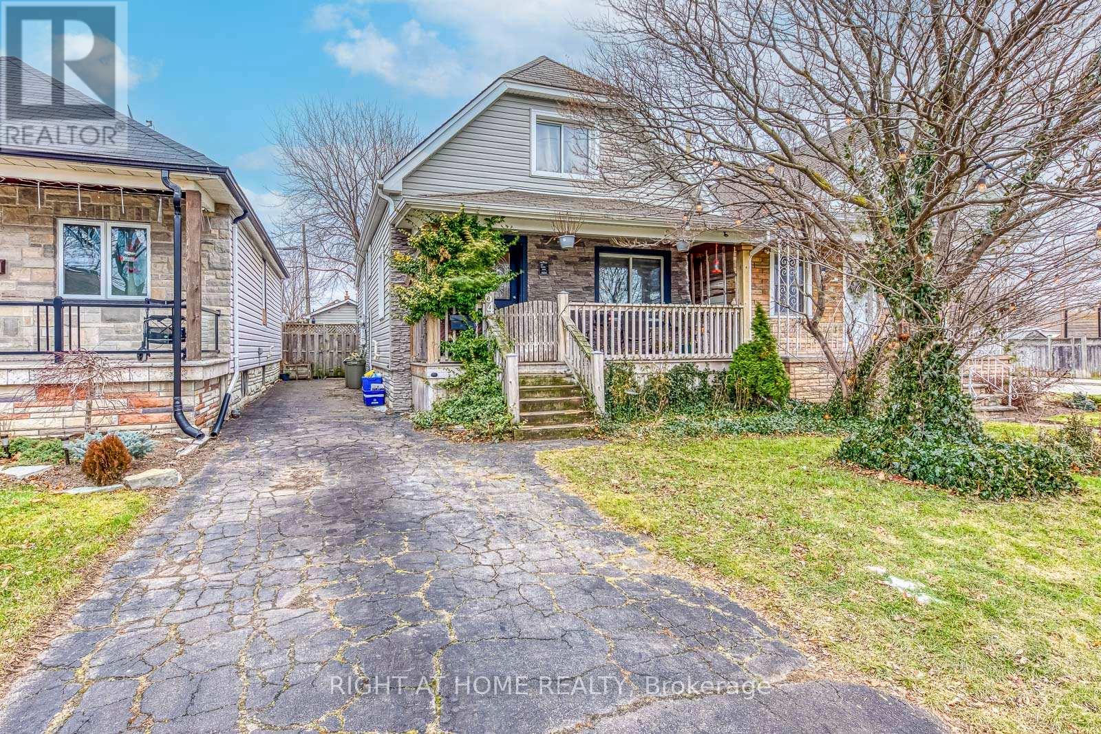 64 WEXFORD AVENUE N