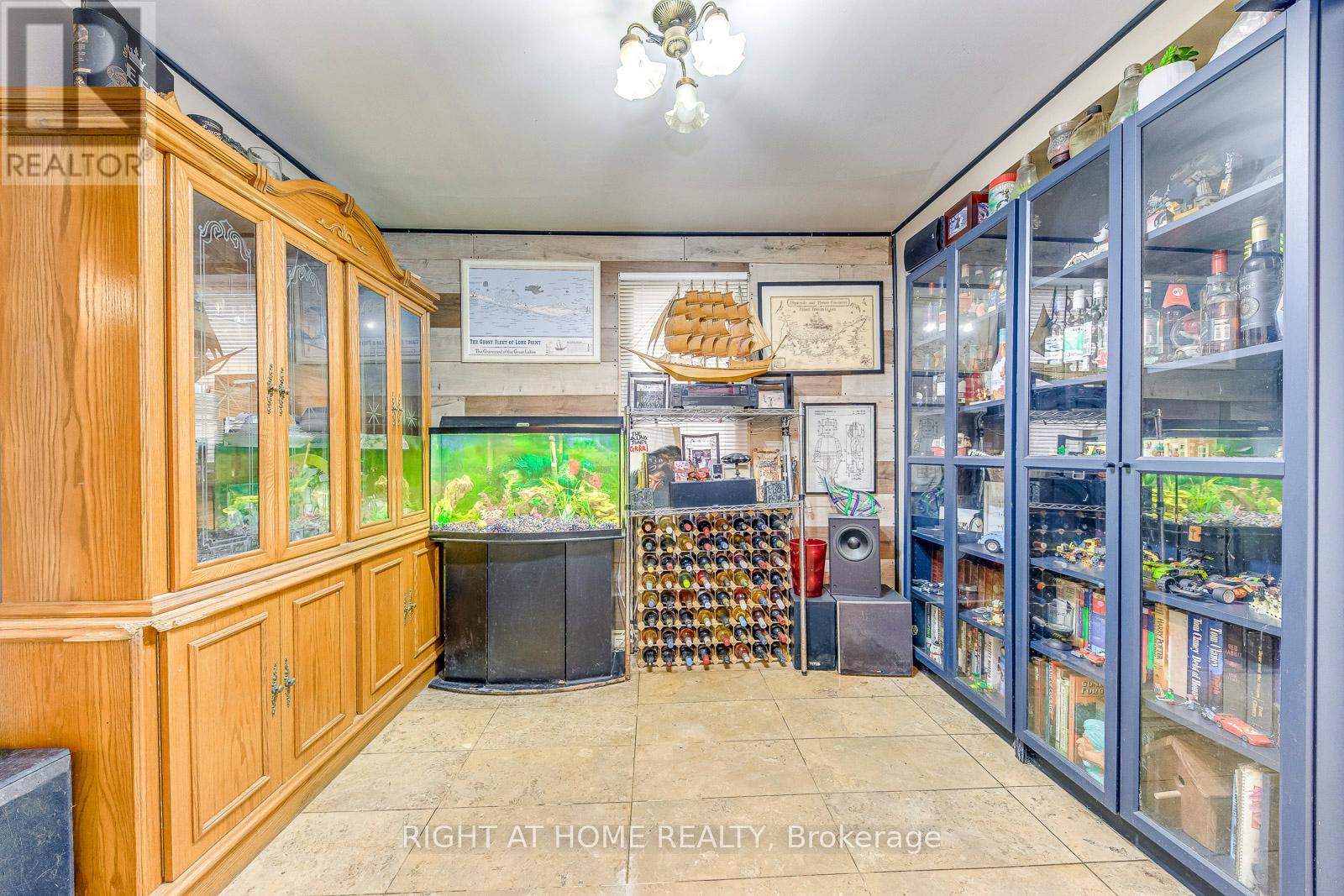 64 WEXFORD AVENUE N - 19