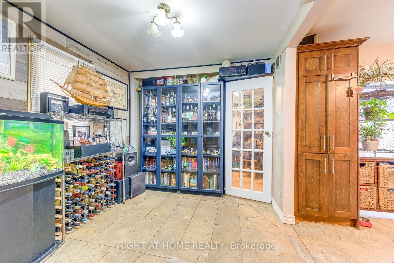 64 WEXFORD AVENUE N - 20