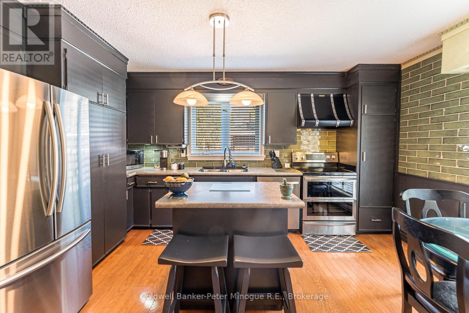 49 CATHERINE DRIVE - 35